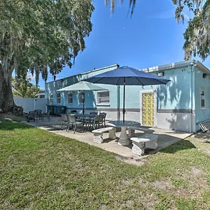  Holiday home Serene Daytona House With Private Yard!